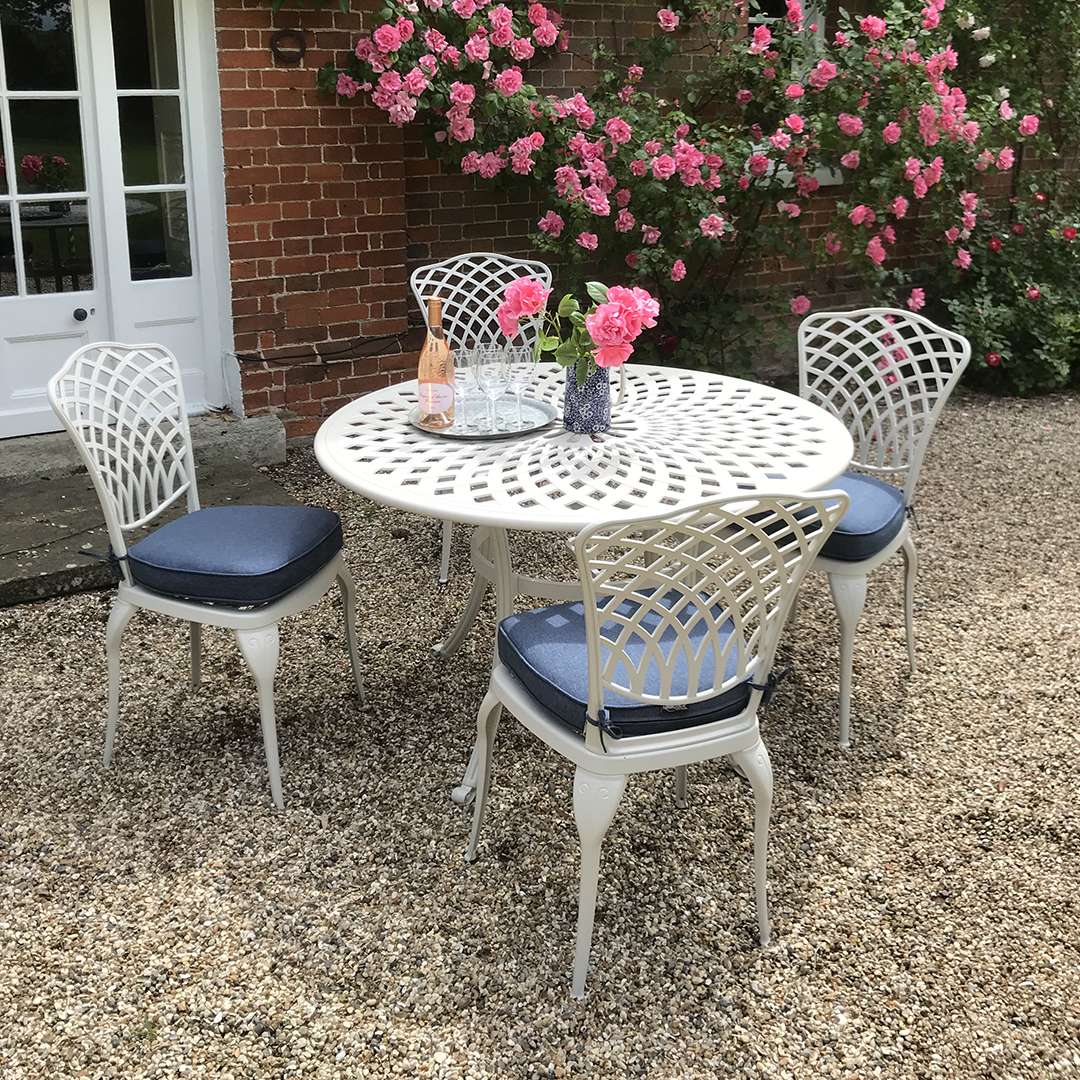 Ashbury Round Set 4 Dining Chairs No Arms Oyster White Regatta