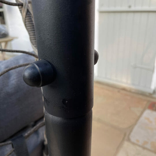 single hanging pod bar