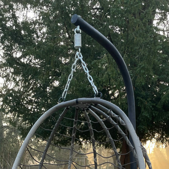 single hanging pod chain